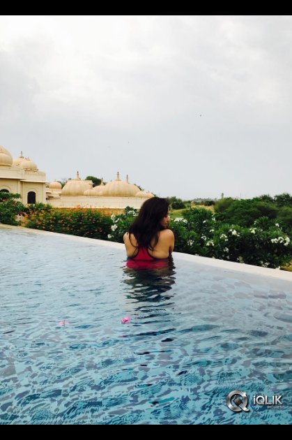 Anchor-Anasuya-Holiday-Pics-at-Udaipur